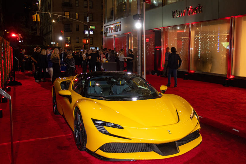 Siêu phẩm Ferrari SF90 Stradale
