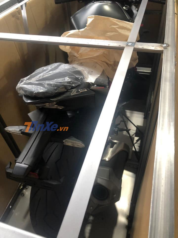 Đuôi xe Kawasaki Z H2 2020 cùng hệ thống ống xả mới Đuôi xe Kawasaki Z H2 2020 cùng hệ thống ống xả mới
