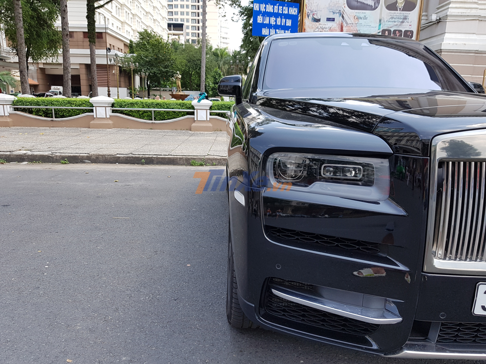 Rolls-Royce Cullinan hiện là chiếc SUV đắt nhất tại Việt Nam