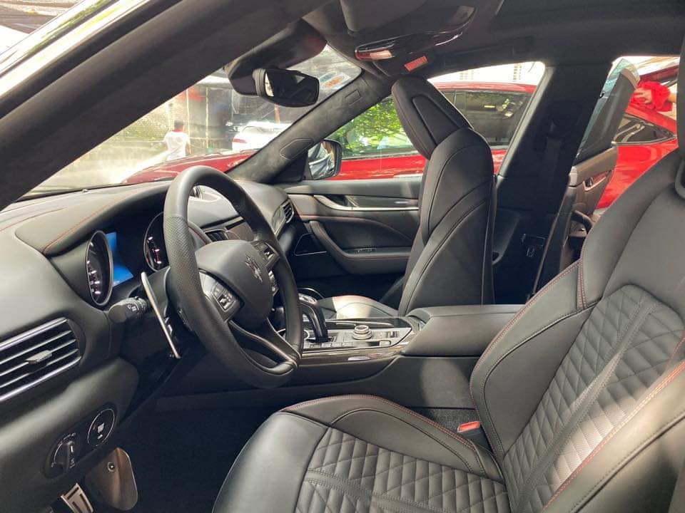 Nội thất xe Maserati Levante Trofeo độc nhất Việt Nam