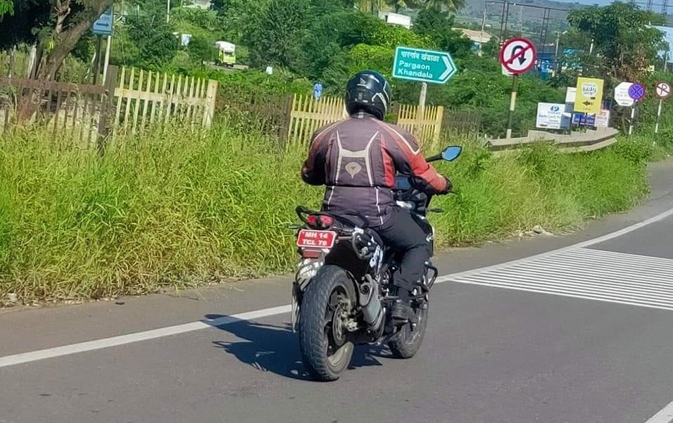 Đu&ocirc;i xe KTM 250 Adventure