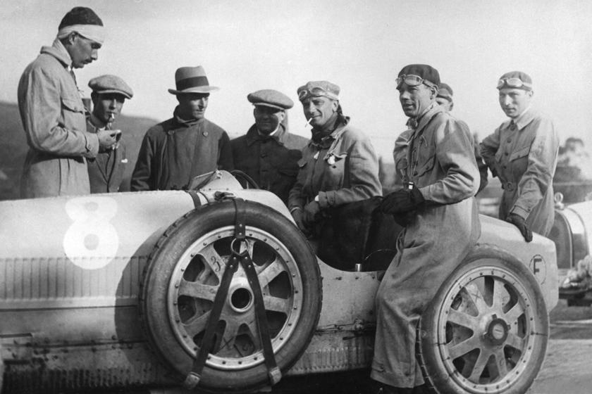 C&ocirc;ng nghệ mới đ&atilde; gi&uacute;p họ đạt th&agrave;nh c&ocirc;ng lớn trong năm 1925-1930 tr&ecirc;n đường đua