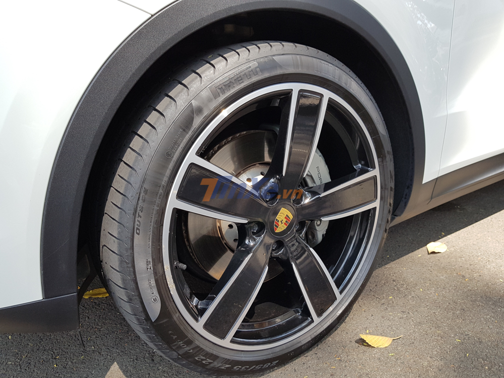 Porsche Cayenne S c&oacute; thời gian tăng tốc từ vị tr&iacute; xuất ph&aacute;t l&ecirc;n 100 km/giờ chỉ trong thời gian 5,2 gi&acirc;y