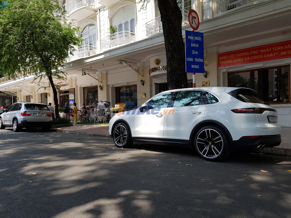 Gi&aacute; xe Porsche Cayenne S thế hệ mới của Cường Đ&ocirc;-la được ph&acirc;n phối ch&iacute;nh h&atilde;ng với mức gi&aacute; 5,5 tỷ đồng