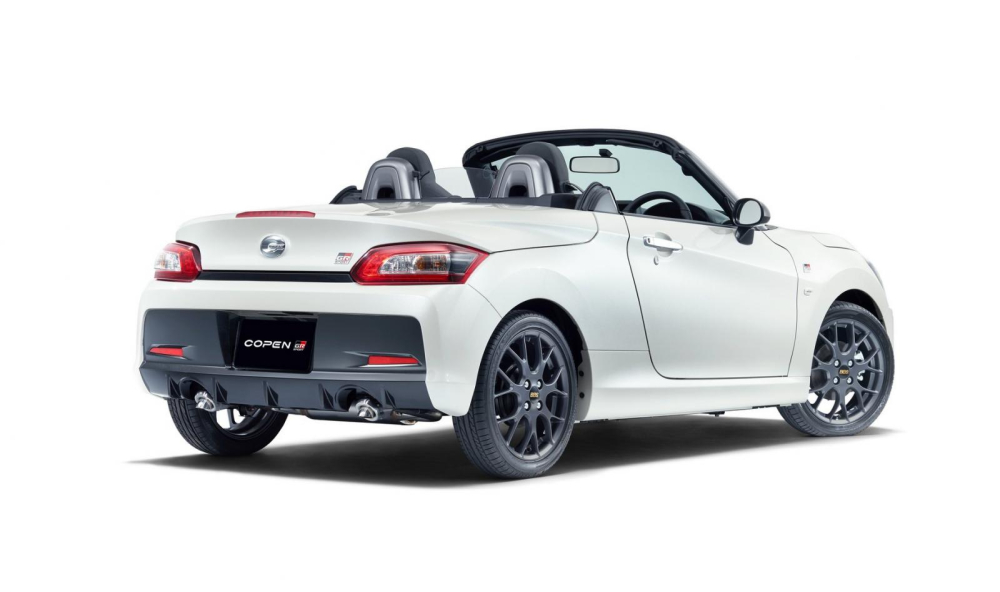 Phía sau của Toyota Copen GR Sport