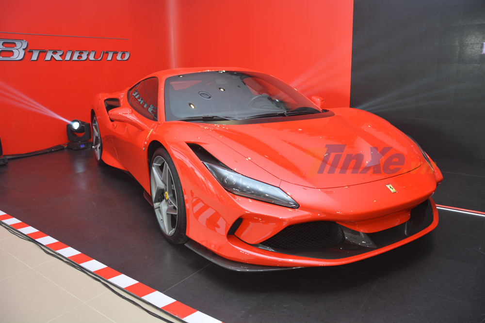 Ferrari F8 Tributo được mang về Việt Nam nhằm khai trương đại lý siêu xe Ferrari chính hãng đã qua sử dụng