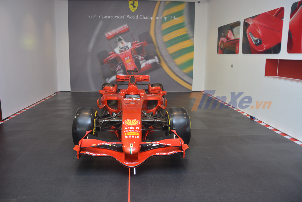 Ngoài ra còn có mẫu xe đua Công thức 1 của Ferrari Ngoài ra còn có mẫu xe đua Công thức 1 của Ferrari