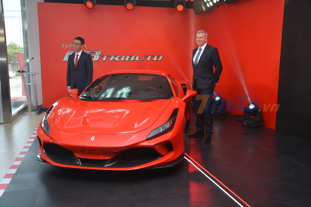 Ferrari F8 Tributo lần đầu đến Việt Nam thuộc diện tạm nhập tái xuất Ferrari F8 Tributo lần đầu đến Việt Nam thuộc diện tạm nhập tái xuất