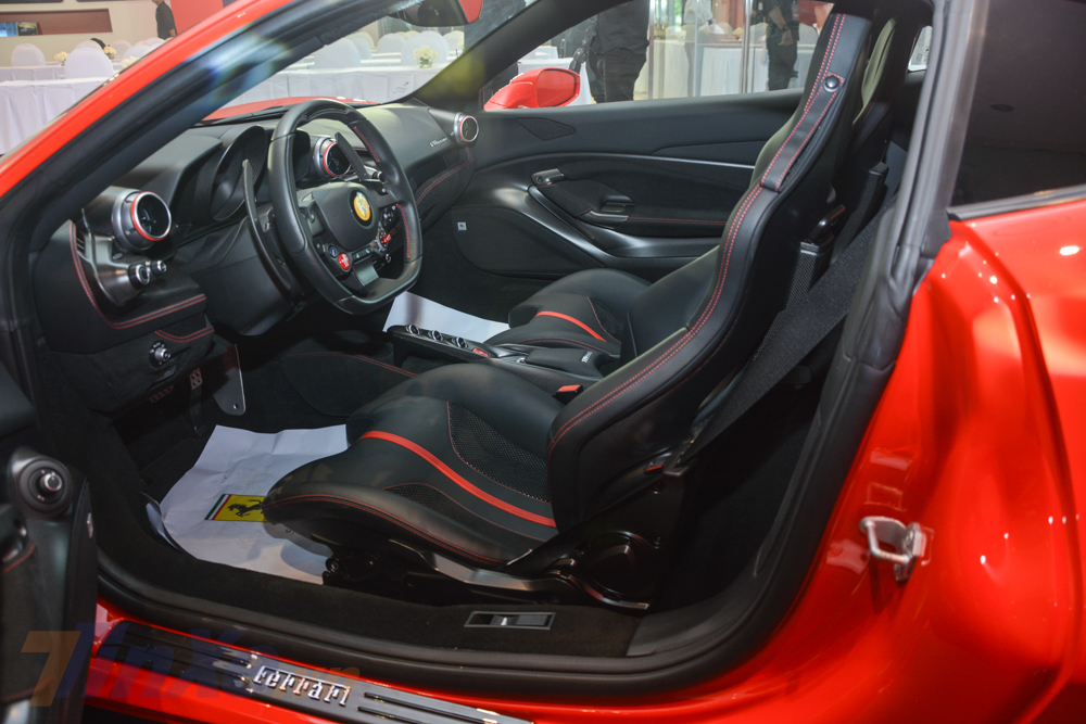 Nội thất Ferrari F8 Tributo cũng được cải tiến thiết kế mới Nội thất Ferrari F8 Tributo cũng được cải tiến thiết kế mới