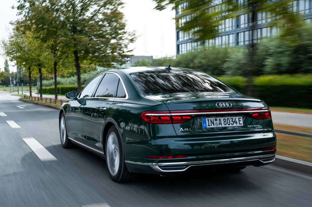 Audi A8L 60 TFSI e quattro 2020 tiết kiệm nhiên liệu bất ngờ