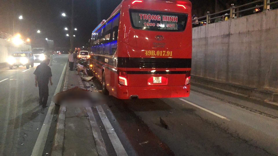 Hiện trường vụ tai nạn trong hầm chui Tam Hiệp