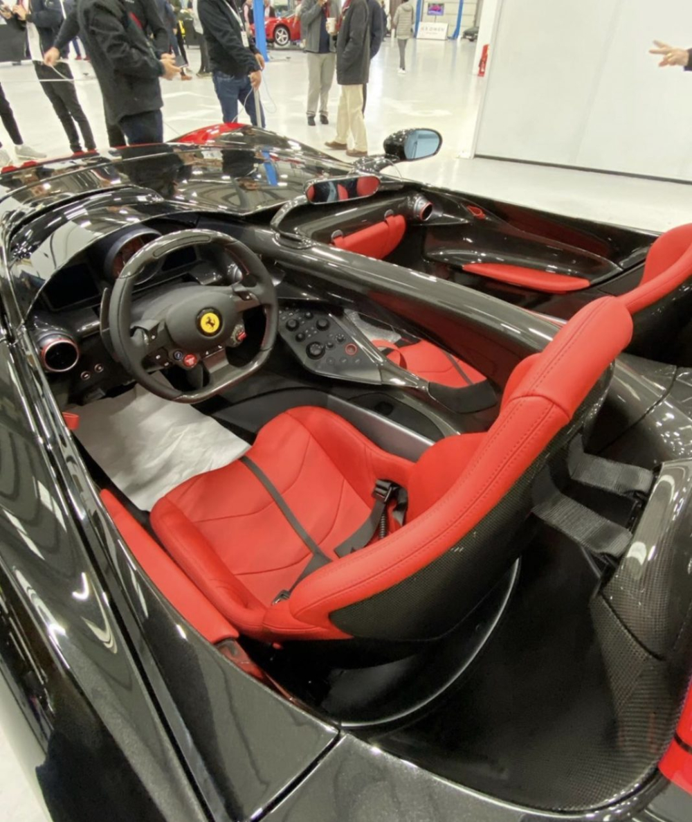 Ferrari Monza SP2 có đến 2 chỗ ngồi