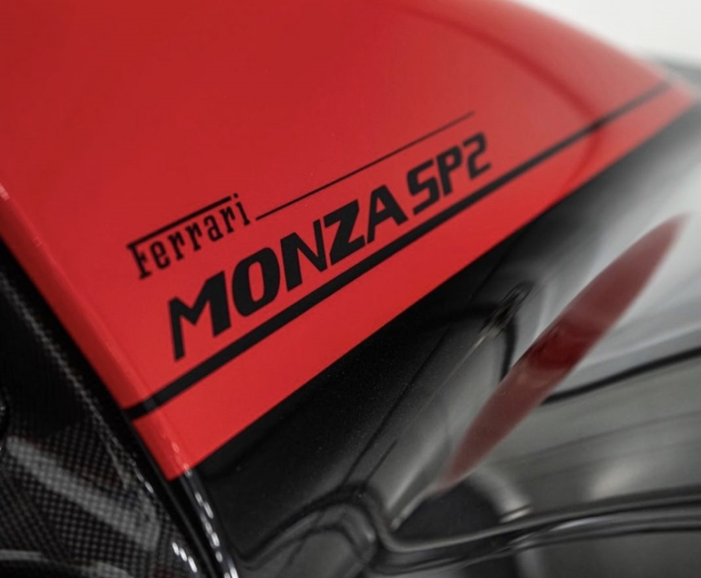 Ferrari Monza SP2 có công suất tối đa 809 mã lực