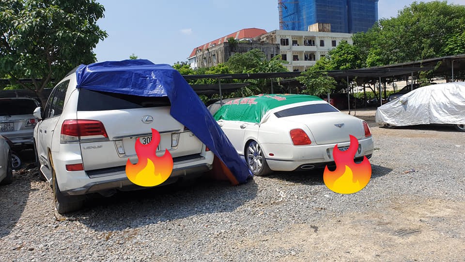Xe si&ecirc;u sang Bentley v&agrave; Lexus LX570 biển H&agrave; Nội bị chủ bỏ rơi ngo&agrave;i b&atilde;i xe hơn nửa năm