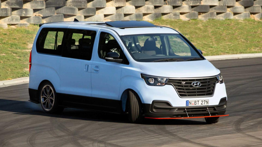 Hyundai iMax N Drift Bus là một chiếc xe van với tốc độ và khả năng xử lý phi thường