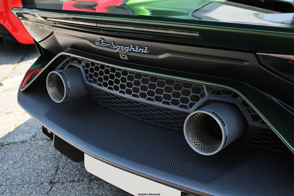 Siêu xe Lamborghini Aventador SVJ vẫn được trang bị khối động cơ V12 Siêu xe Lamborghini Aventador SVJ vẫn được trang bị khối động cơ V12