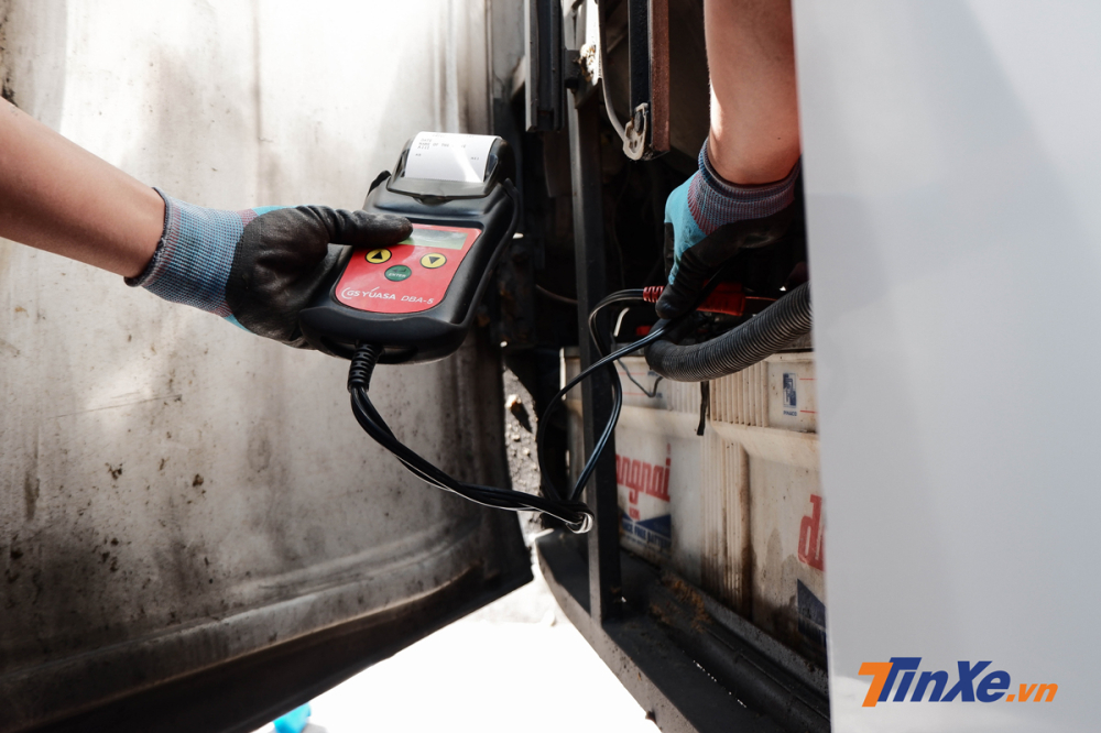 Ắc quy cũng là một trong những hạng mục được đội ngũ kỹ thuật của chương trình kiểm tra