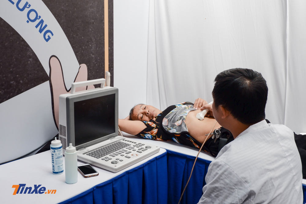 Kiểm tra sức khỏe miễn phí bao gồm: tim mạch, huyết áp, tai, mũi, họng, thận, tụy, gan