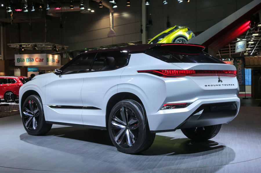 Mitsubishi Ground Tourer được trang bị đ&egrave;n hậu thanh mảnh v&agrave; nối liền nhau