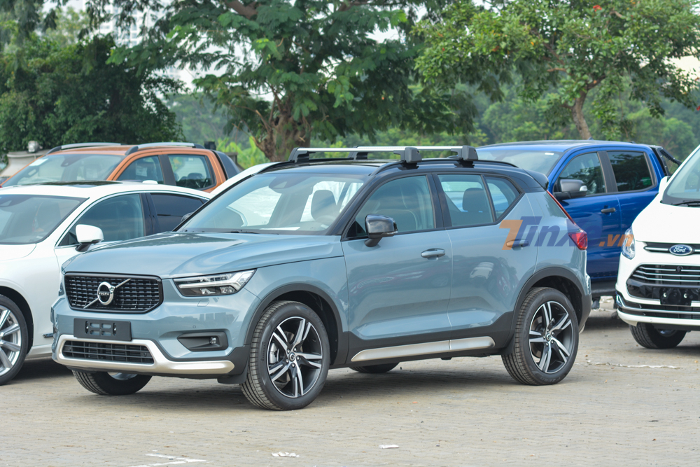 D&ugrave; được sơn m&agrave;u n&agrave;o th&igrave; Volvo XC40 T5 2020 cũng d&ugrave;ng n&oacute;c m&agrave;u đen