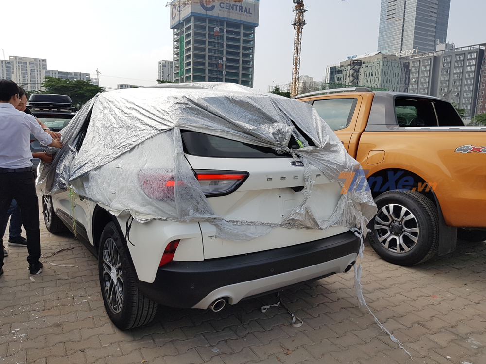 Chiếc Ford Escape 2020 mang đến triển l&atilde;m VMS 2019 thuộc bản Titanium 