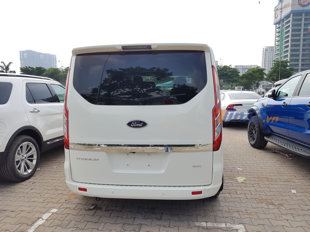 Chiếc Ford Tourneo n&agrave;y thuộc bản Titanium