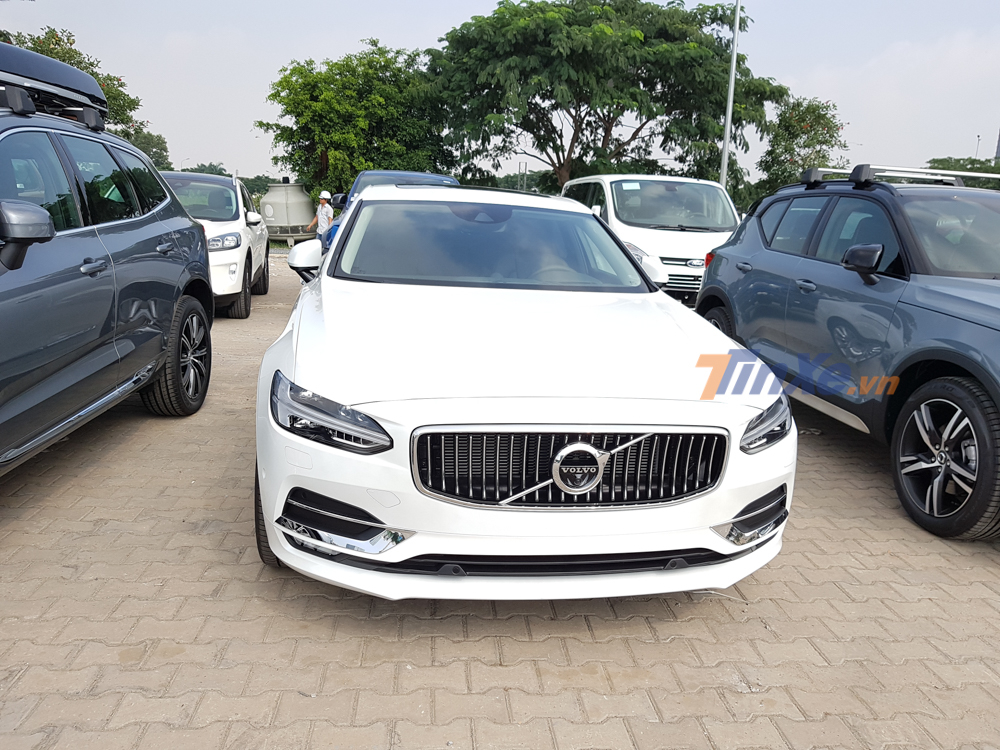 Mẫu sedan Volvo S90 T6 cũng sẽ tham dự triển l&atilde;m VMS 2019