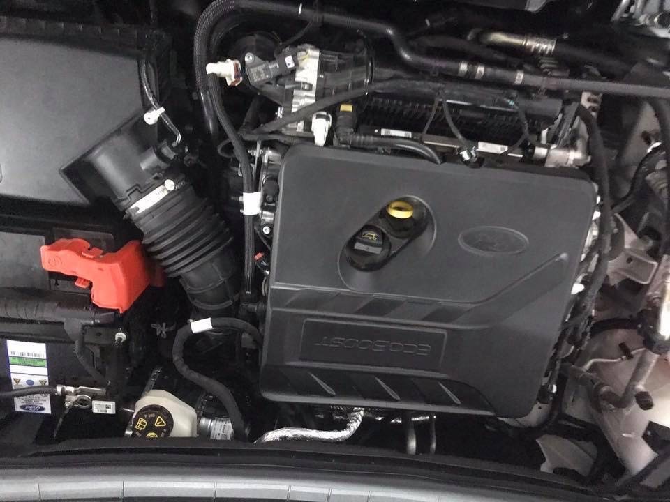 Động cơ 3 xi-lanh tích hợp tăng áp EcoBoost dung tích 1.5L là điểm nổi bật của Ford Escape 2020