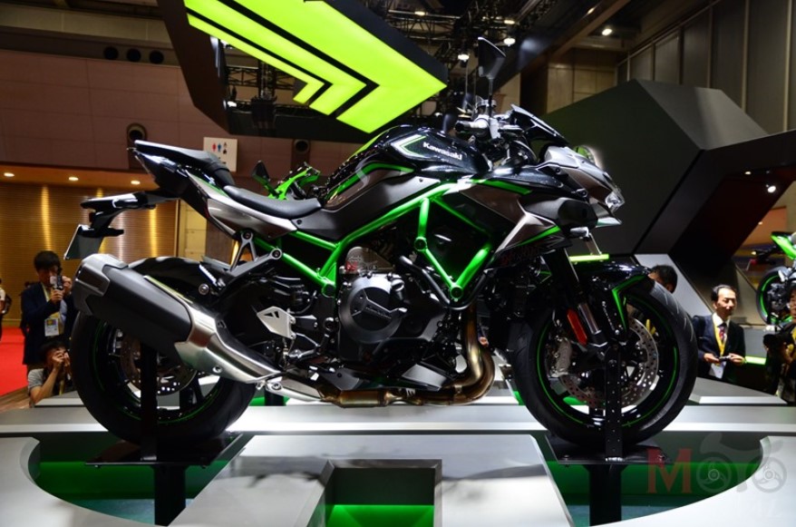 Khung xe và động cơ của Kawasaki Z H2 2020 đều được cải tiến để phù hợp với thiết kế naked bike