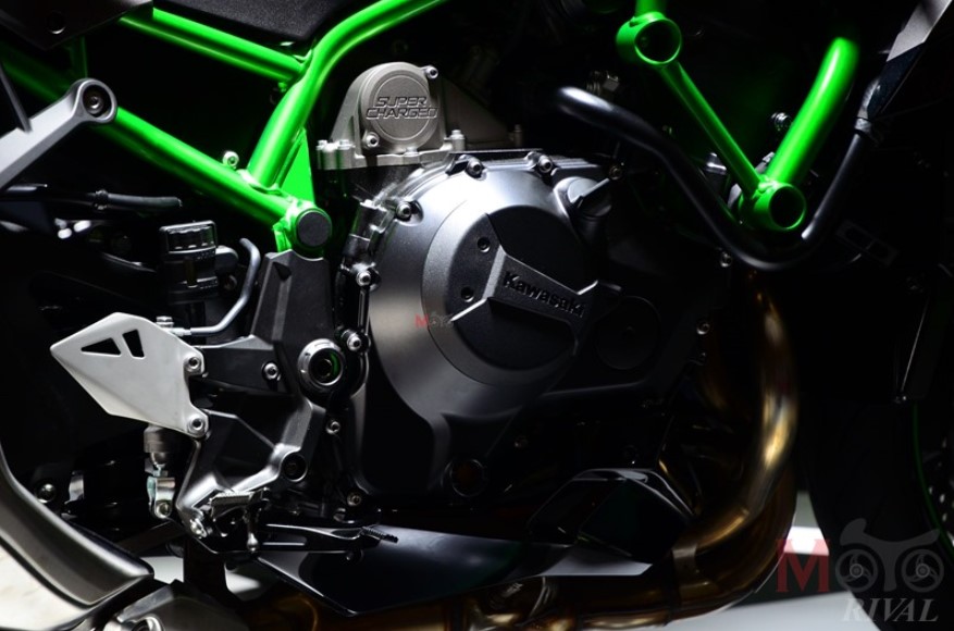 Khối động cơ 998 cc Supercharged của Kawasaki Z H2 2020