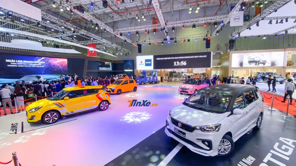 Suzuki Ertiga 2019 được sơn trần đen, bổ sung bodykit thêm phần thể thao, hầm hố