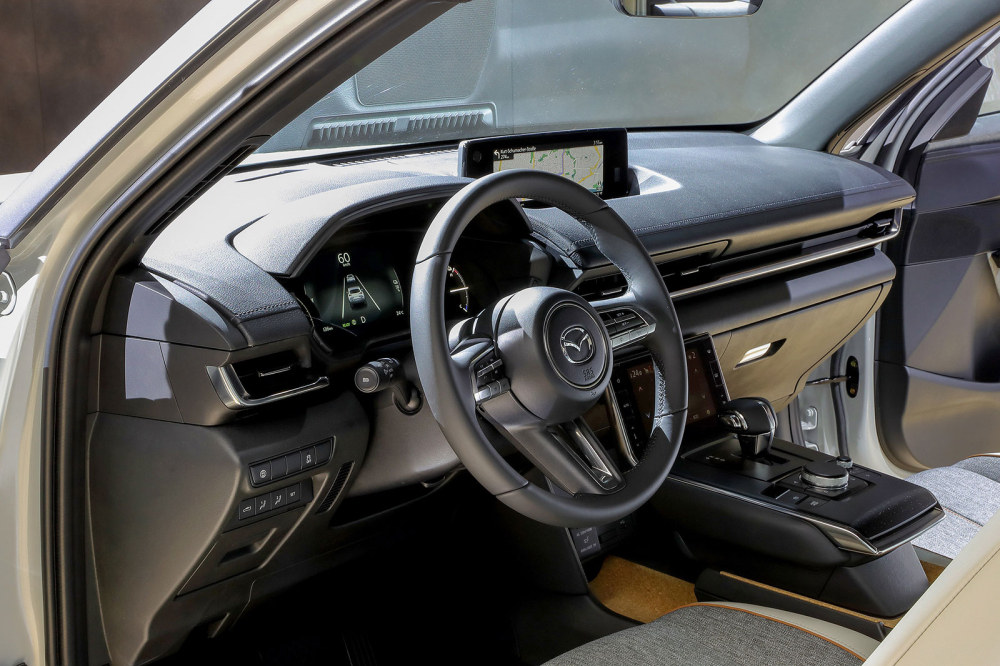 Nội thất bên trong Mazda MX-30 2020