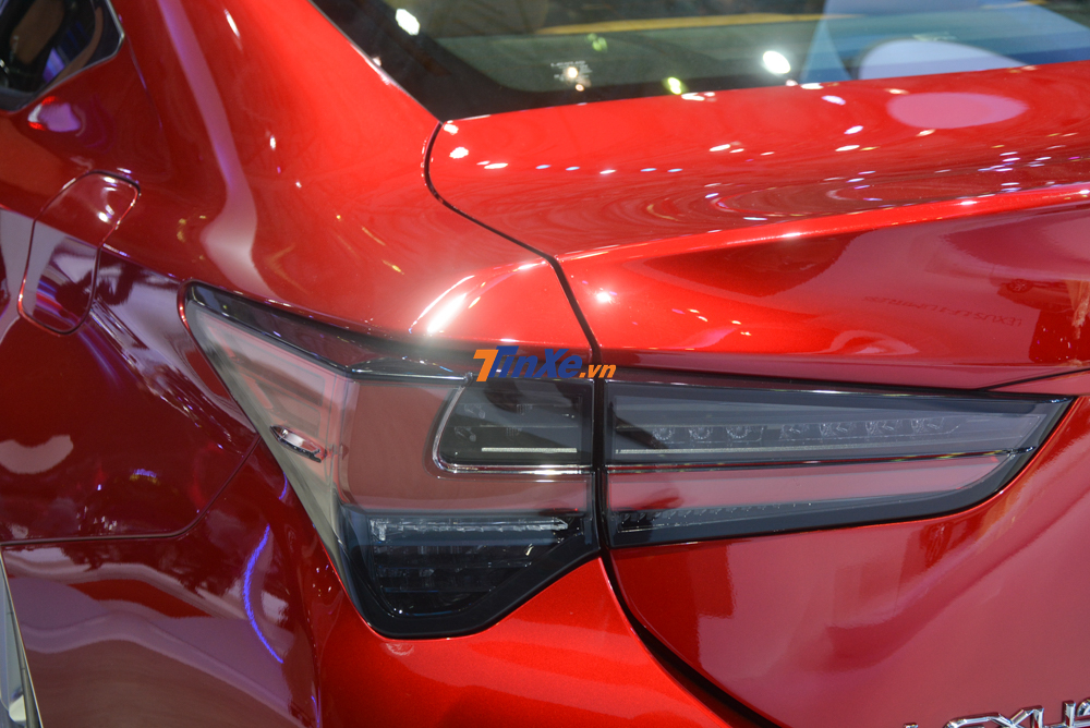 Đ&egrave;n hậu LED của Lexus RC 300 phi&ecirc;n bản n&acirc;ng cấp giữa v&ograve;ng đời