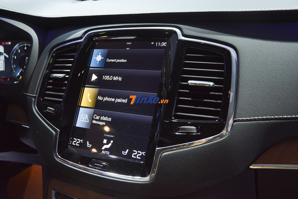 M&agrave;n h&igrave;nh giải tr&iacute; cỡ lớn c&oacute; k&iacute;ch thước 9 inch của Volvo XC90 Inscription 2020 tr&ocirc;ng kh&ocirc;ng kh&aacute;c g&igrave; một chiếc m&aacute;y t&iacute;nh bảng