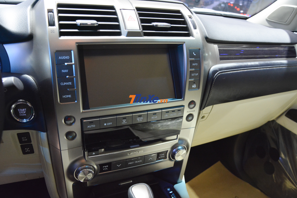 Màn hình đa phương tiện của GX460