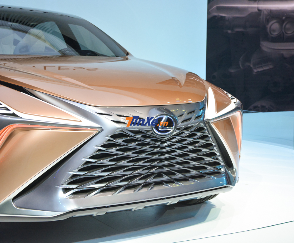 Thiết kế mặt calăng đặc biệt của Lexus LF-1 Limitless Concept