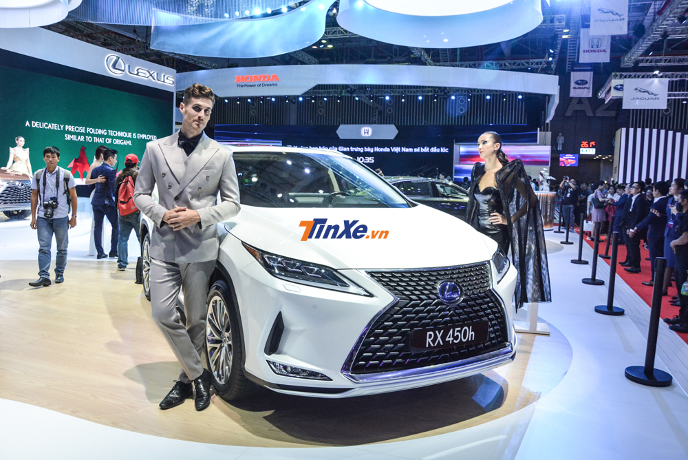 Lexus RX450h 2020 vừa ra mắt tại Việt Nam