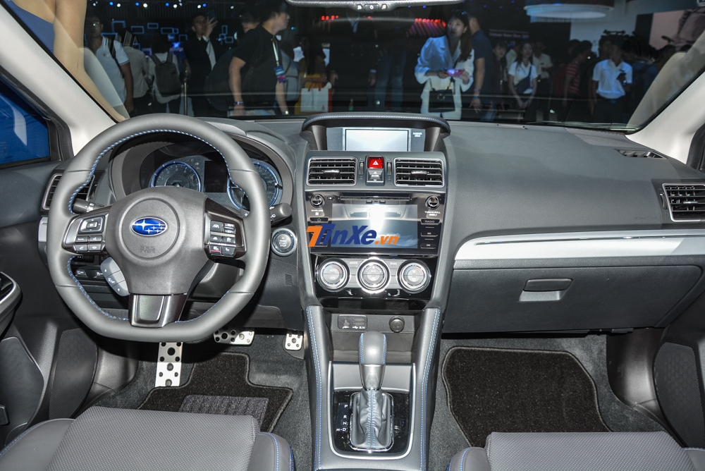 Khoang lái xe Subaru Levorg
