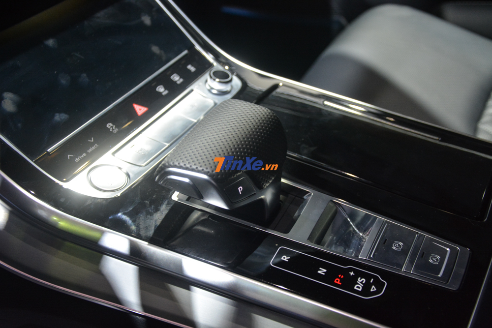 Audi Q8 2019 được trang bị động cơ diesel V6, sản sinh c&ocirc;ng suất tối đa 286 m&atilde; lực v&agrave; m&ocirc;-men xoắn cực đại 600 Nm