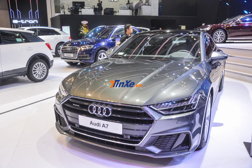 Đối với Audi Việt Nam, mẫu xe Audi A7 Sportback đ&atilde; n&acirc;ng tầm đẳng cấp ch&iacute;nh l&agrave; việc trang bị động cơ mild hybrid, đ&egrave;n LED matrix HD, loạt ảnh dải s&aacute;ng OLED, c&aacute;c m&agrave;n h&igrave;nh cảm ứng MMI lớn với phản hồi x&uacute;c gi&aacute;c, &acirc;m thanh 3D cao cấp Bang&Olufsen