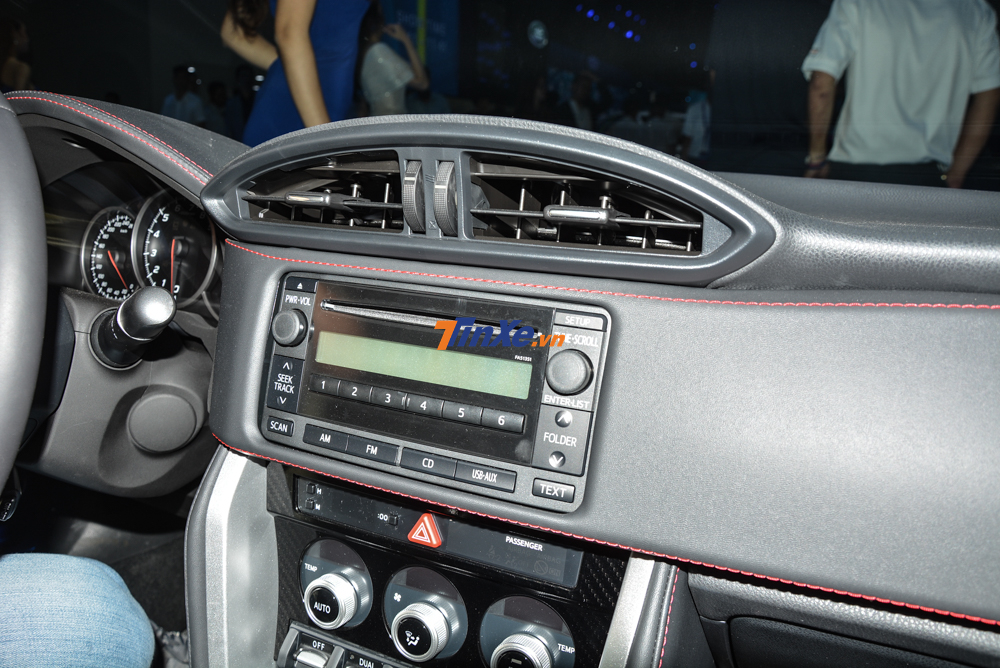 Hệ thống giải tr&iacute; của Subaru BRZ 2.0 2019 kh&aacute; ngh&egrave;o n&agrave;n