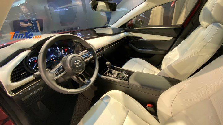 Nội thất của Mazda3 2020 c&oacute; phần tối giản, thời thượng hơn