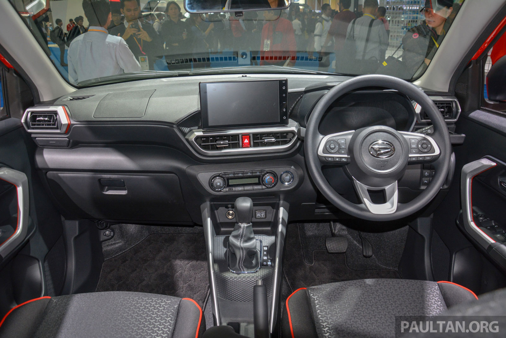 Nội thất b&ecirc;n trong Daihatsu Rocky