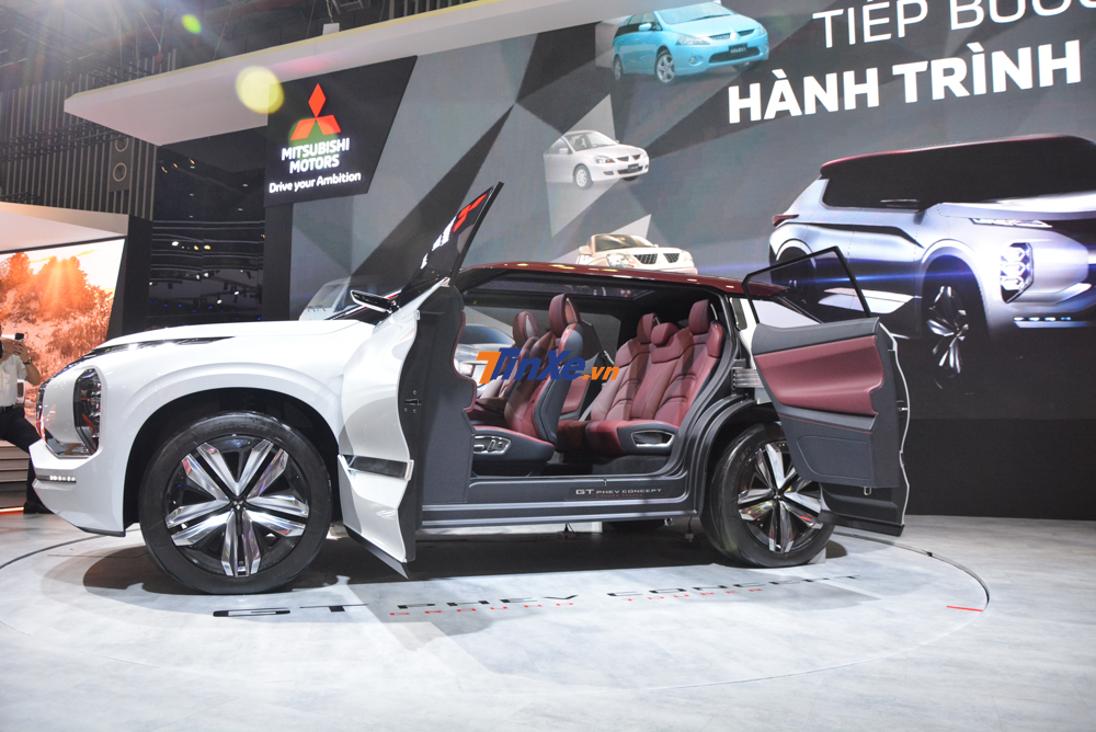Mitsubishi GT-PHEV cũng ch&iacute;nh l&agrave; chiếc xe Concept duy nhất tại triển l&atilde;m VMS 2019 cho kh&aacute;ch h&agrave;ng xem nội thất