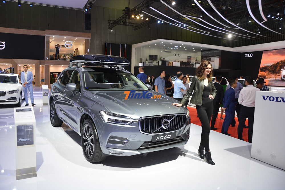 Volvo XC60 vốn đ&atilde; quen mắt với c&aacute;c kh&aacute;ch h&agrave;ng Việt bằng c&aacute;ch độ th&ecirc;m th&ugrave;ng đựng đồ cho xe