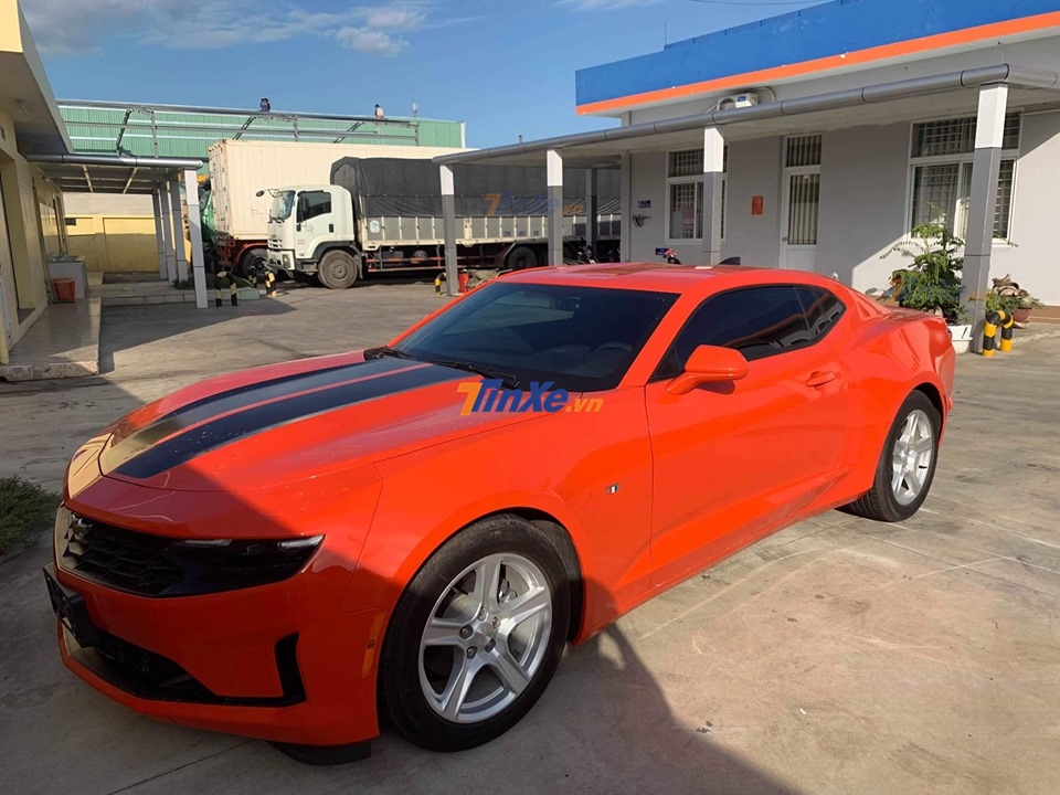 Chevrolet Camaro 2019 đầu ti&ecirc;n cập bến Việt Nam về đội Nha Trang