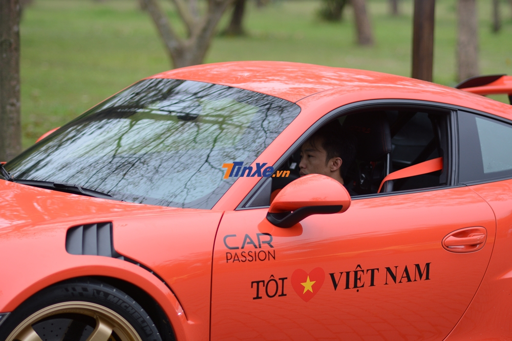 Vợ chồng Đ&agrave;m Thu Trang từng sở hữu Porsche 911 GT3 RS