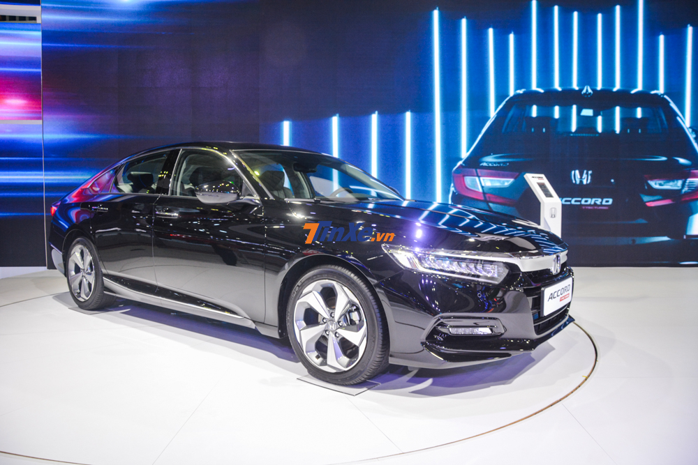 Honda Accord 2019 chính thức được vén màn tại triển lãm VMS 2019 vừa qua Honda Accord 2019 chính thức được vén màn tại triển lãm VMS 2019 vừa qua