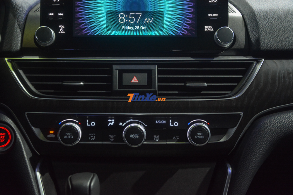 Bảng điều khiển trung tâm của Honda Accord 2019 trông tinh tế hơn Bảng điều khiển trung tâm của Honda Accord 2019 trông tinh tế hơn