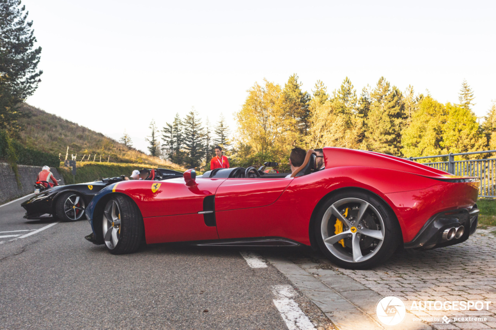 Ferrari Monza SP2 sử dụng động cơ của Ferrari 812 Superfast Ferrari Monza SP2 sử dụng động cơ của Ferrari 812 Superfast